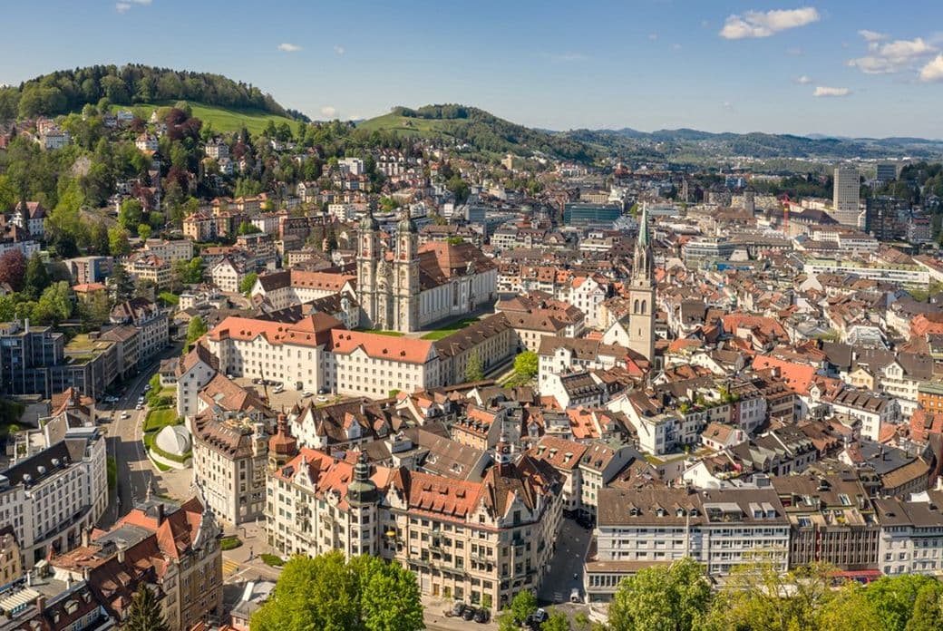 Vue de la vieille ville de Saint-Gall avec son célèbre monastère et sa cathédrale catholique en Suisse.